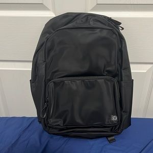Lululemon Everywhere Backpack NWT (Black)
